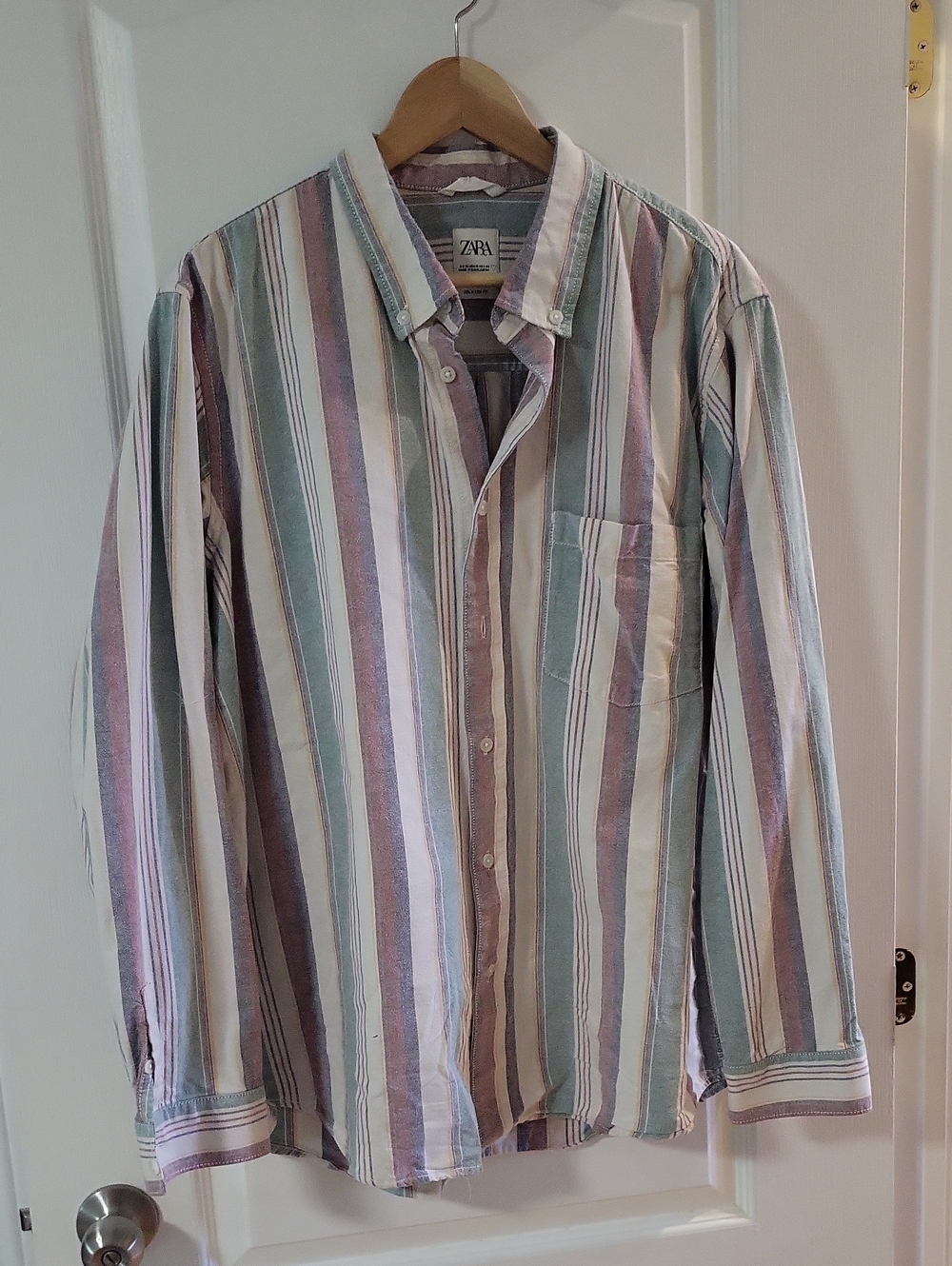 ZARA Men's Vertical Striped Button-Down Shirt in Pastel Green, Pink, Cream